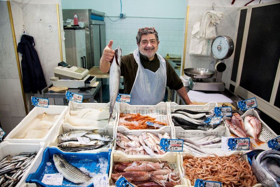 Taormina: Sicilian Cooking Class & Market Tour - A social kitchen, not a silent demonstration