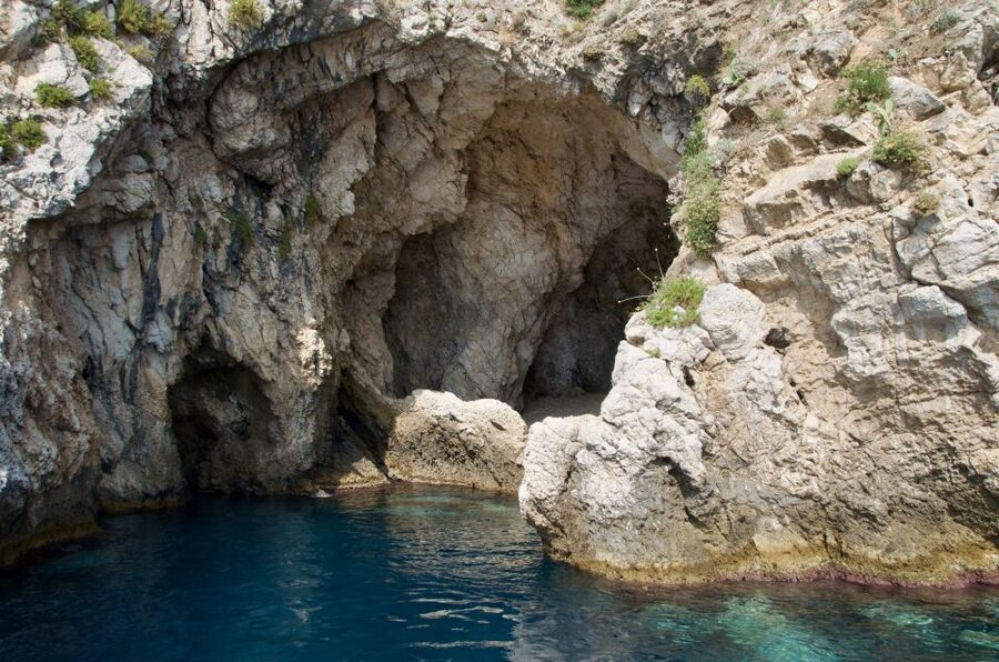 Taormina: White Lotus Tour - Music, prosecco, and the social mood