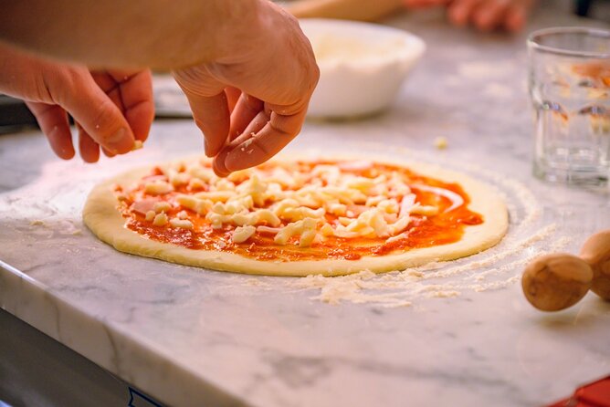 The Italian Way: Pizza and Gelato Class with Unlimited Wine - Unlimited Chianti and the social side
