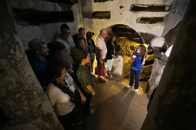 The Original Roman Crypts and Catacombs Tour with Transfers - Guides, group size, and how the tour feels