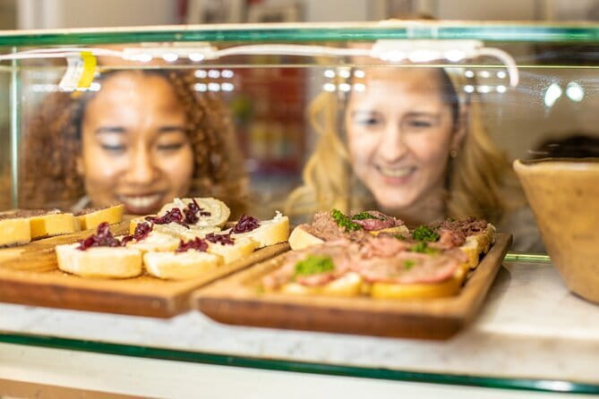 The Other Side of Florence Food Tour with Eating Europe - Florence’s wine windows and the Fiaschetteria Fantappié