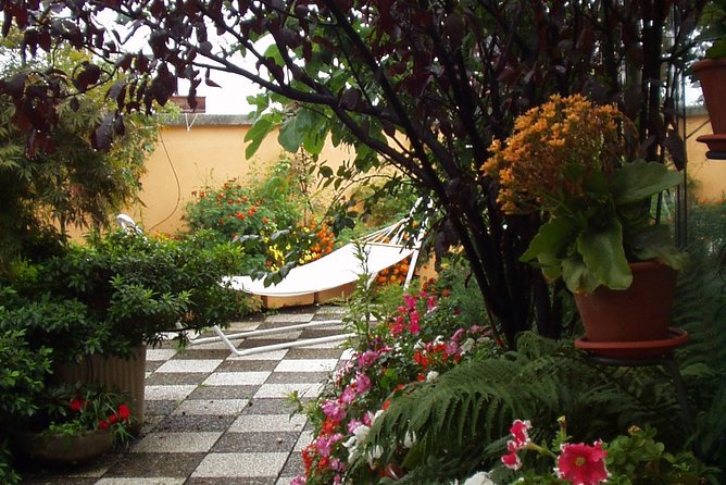The Secrets to Learn Fresh Pasta and Tiramisù in a Glam Home - Who should book this class?