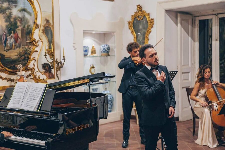 The Three Tenors in Sorrento: Opera Arias, Naples and Songs - The first half: opera from Massenet to Puccini