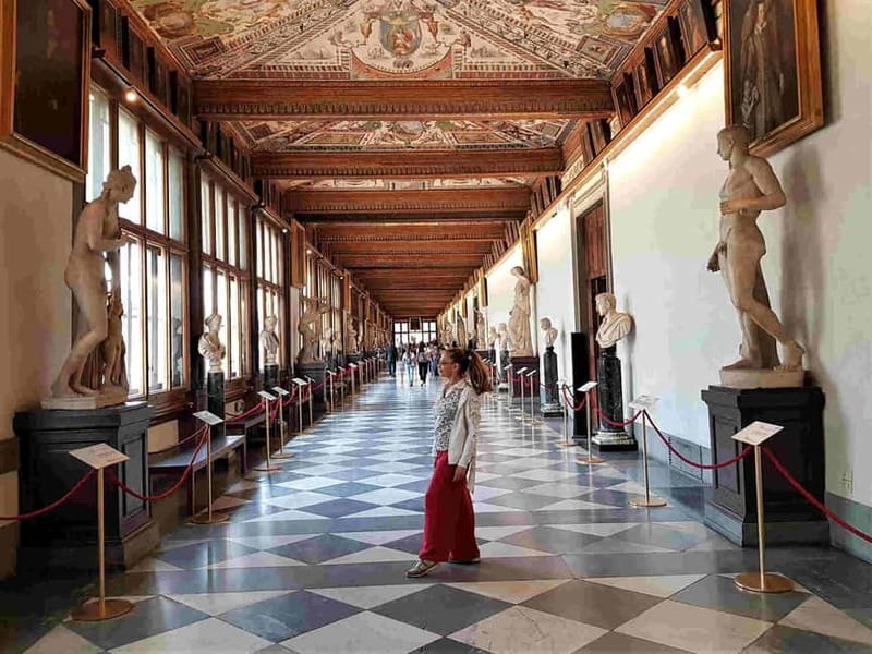 The Uffizi Gallery Florence Small group Guided tour - Meeting at the Statue of Giotto