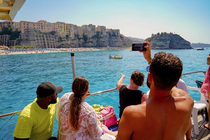 Tour of the Costa degli Dei by boat, 3 hours with aperitif included - Riaci Beach gives you the first swim
