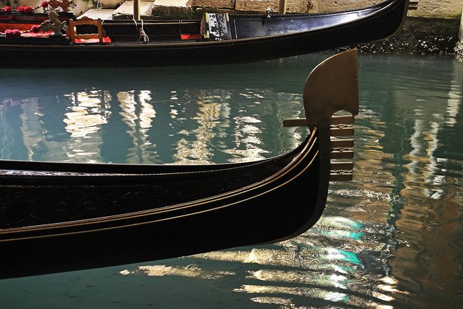 Tour of The Real Hidden Venice - Camel House and an old gondola yard