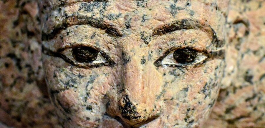 Turin: Guided Egyptian Museum Tour - Entering the collection with a clear plan