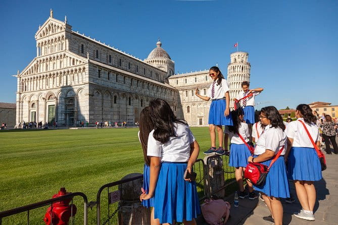 Tuscany Day Trip from Florence: Siena, San Gimignano, Pisa and Lunch at a Winery - Starting at Santa Maria Novella Station