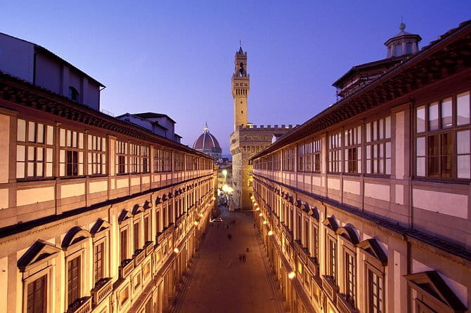 Uffizi and Accademia Small Group Guided Tour - The walk from the Uffizi to Accademia