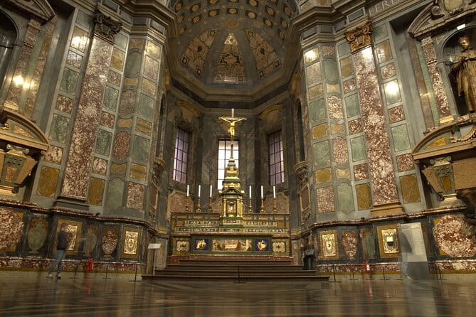 Uffizi Gallery Small Group Tour with Guide - Fast-track entry and the important queue warning