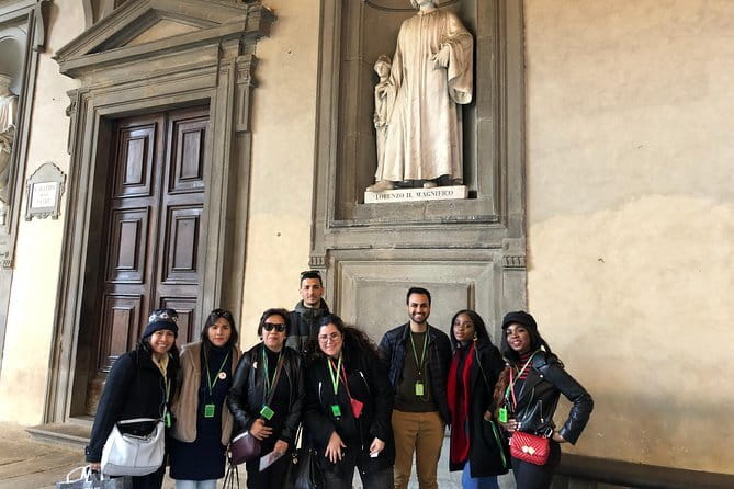 Uffizi Gallery Small Group Tour with Guide - Getting through security and into the galleries