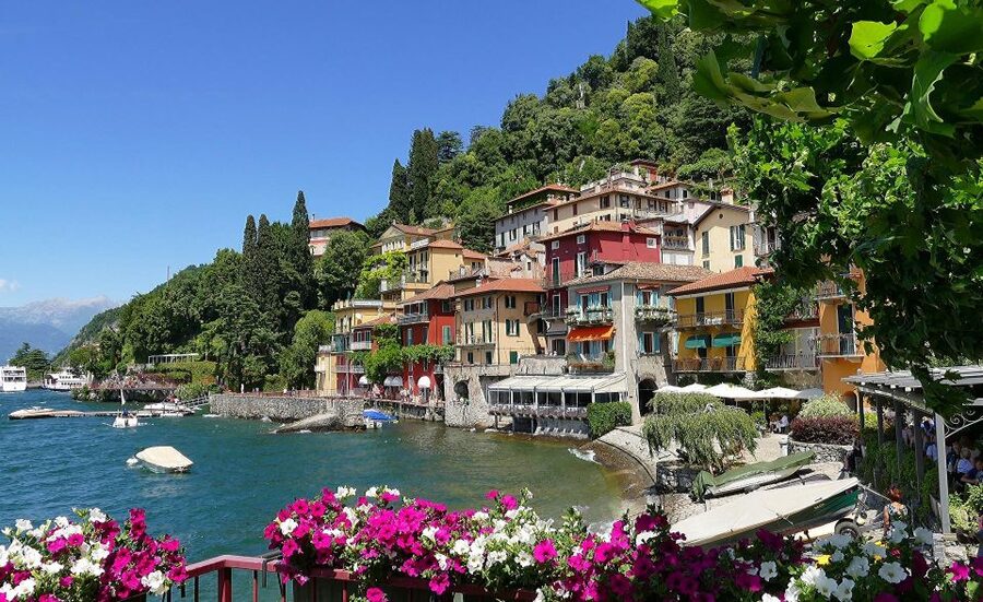 Varenna: Lake Como Premium Shared Cruise - Leaving Varenna and seeing Villa Monastero