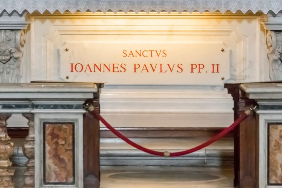 Vatican City: Skip-the-Line Vatican Museums & Sistine Chapel - What to wear and what to bring