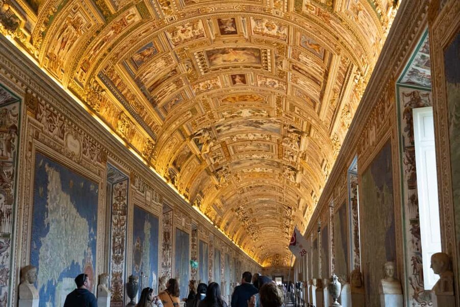 Vatican Museums & Sistine Chapel Skip-the-Ticket-Line Tour - Pace, group size, and guide quality