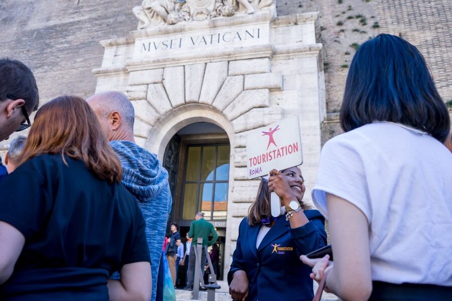 Vatican: Sistine Chapel and Vatican Museums Guided Tour - Why the guide matters here