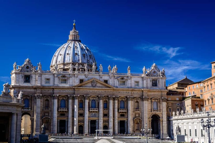 Vatican: Vatican Museums Sistine Chapel Skip-the-Line Ticket - Reaching Michelangelo’s Sistine Chapel