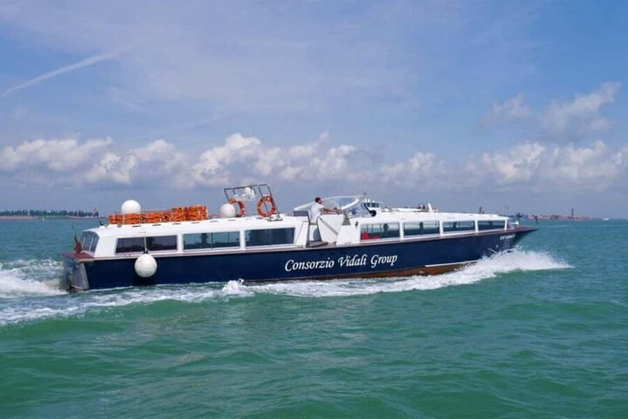 Venetian Lagoon Tour: Visit Murano, Burano and Torcello - The meeting point deserves extra attention