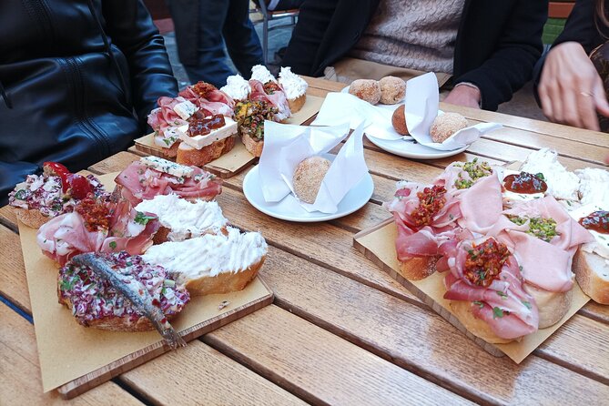 Venice Bacaro Food Tour: Eat and Drink like a Venetian - Salizada del Pistor and seasonal cicchetti