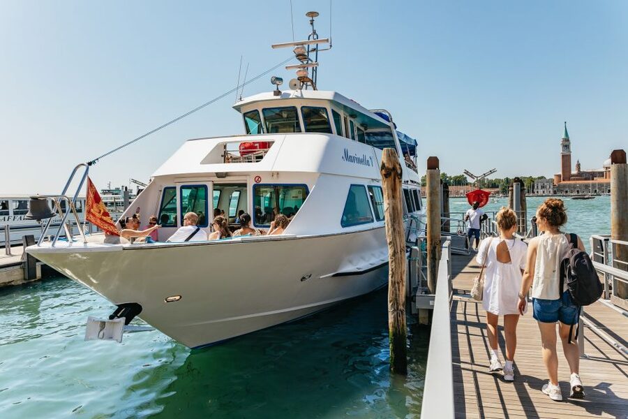 Venice: Burano, Torcello & Murano Boat Tour w/Glassblowing - Comfort, weather, and practical planning