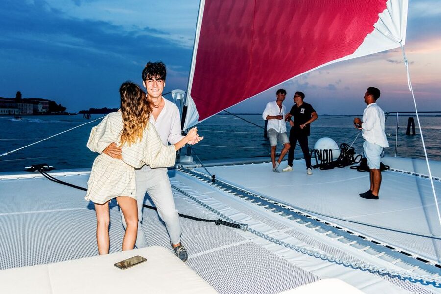 Venice: Catamaran Sunset Jazz Cruise with Aperitivo - Why Venice is best at sunset from the lagoon