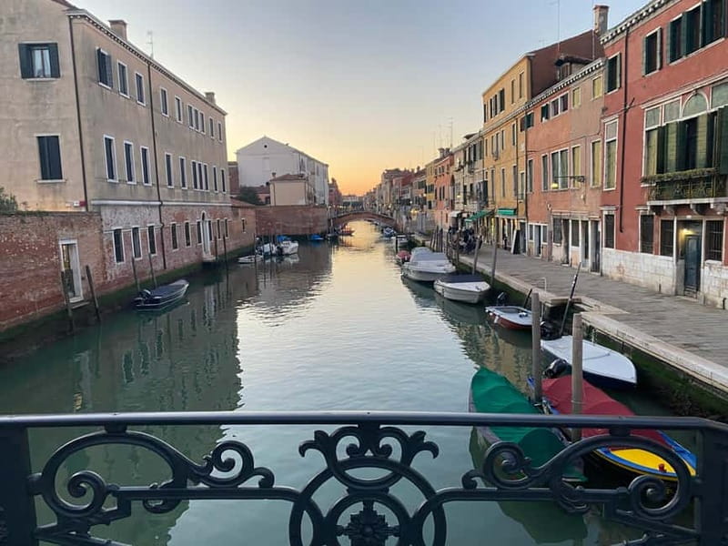 Venice: Cicchetti, Spritz, and Wine Tour in Ghetto Ebraico - Who should book this food walk?