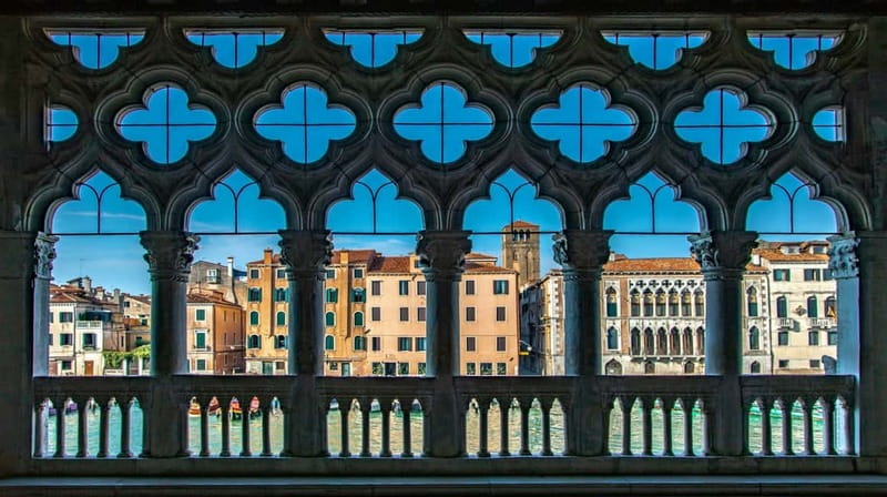 Venice: Doge Palace Guided Tour & Secret Itineraries Option - Choosing between the standard palace visit and Secret Itineraries