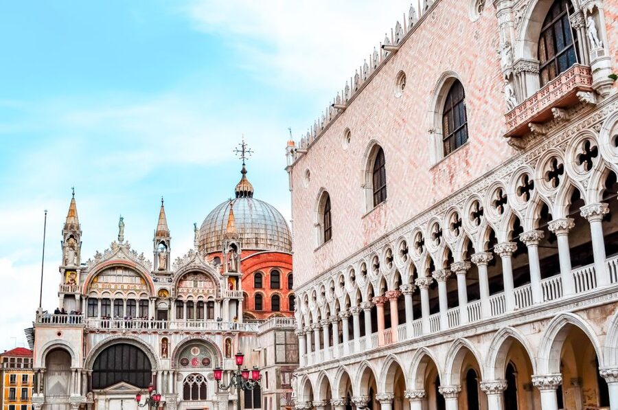 Venice: Doge's Palace and St. Mark's Basilica Tour - Crossing the Bridge of Sighs