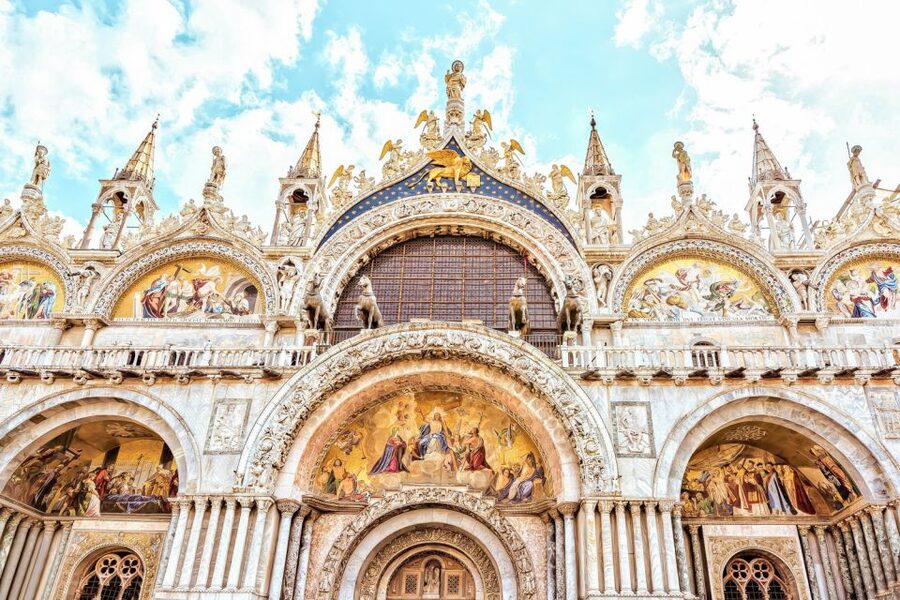 Venice: Doge's Palace and St. Mark's Basilica Tour - Why the guide matters so much