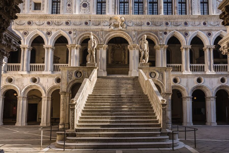 Venice: Doge's Palace, Bridge of Sighs & Prisons Guided Tour - The History Gallery and VR option