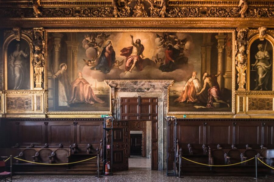 Venice: Doge's Palace, Bridge of Sighs & Prisons Guided Tour - How the guides shape the experience