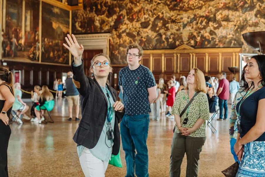 Venice: Doge's Palace & St Mark's Tour with Upgrade Option - Why the 8 AM departure is the smartest choice
