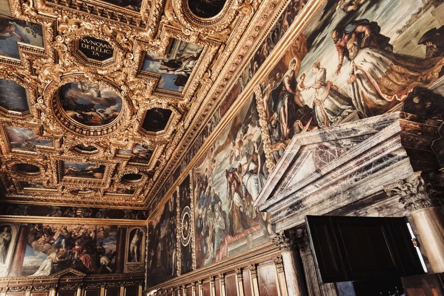 Venice: Doge's Palace & St Mark's Tour with Upgrade Option - What the two-hour format does well