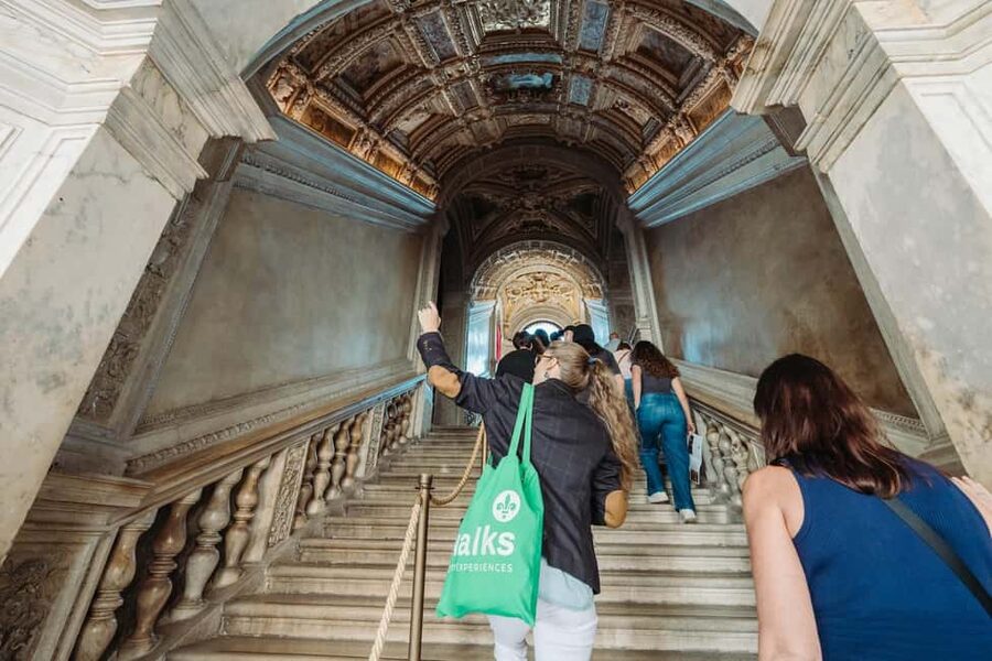 Venice: Doge's Palace & St Mark's Tour with Upgrade Option - Doge’s Palace explains how Venice worked