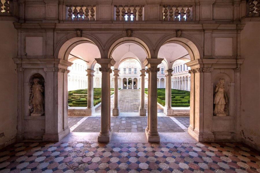 Venice: Explore San Giorgio Island with Ticket & Audio Guide - Choosing between the Foundation and the Vatican Chapels
