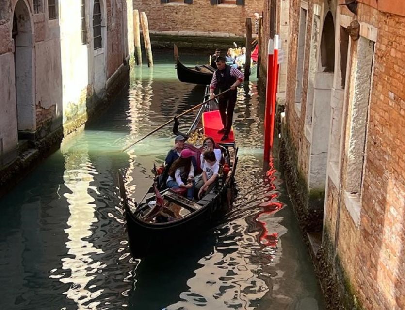 Venice: Grand Canal by Gondola with Live Commentary - Should you book this gondola experience?