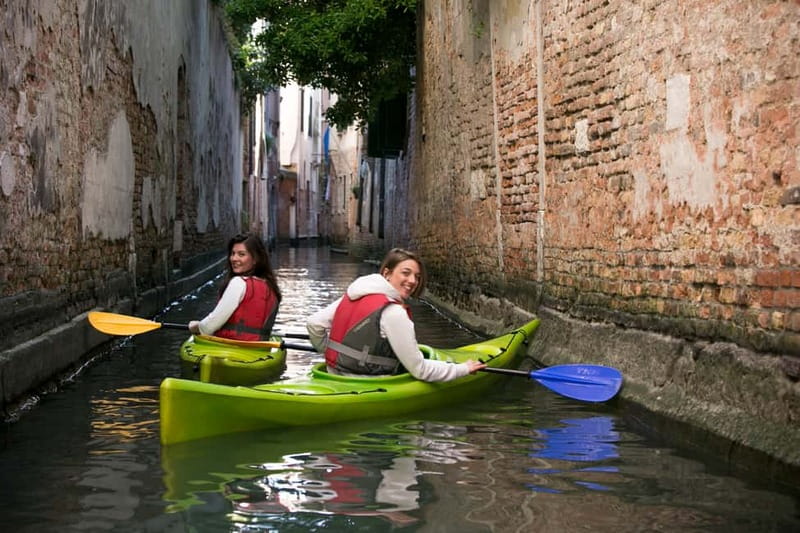 Venice: Guided Canal Kayak Tour at Day, Night, or Sunset - Paddling through Cannaregio