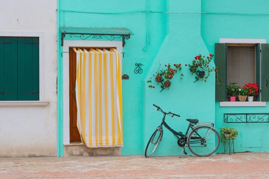 Venice Islands: Murano Glass & Burano Colors Guided Visit - Price, timing, and booking choices