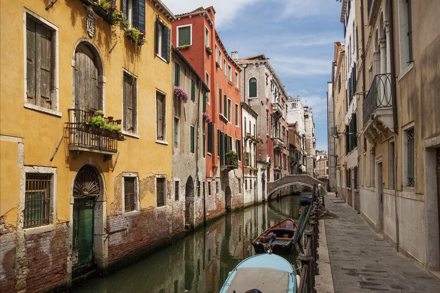 Venice: Morning Walking Tour - Comfort, weather, and access