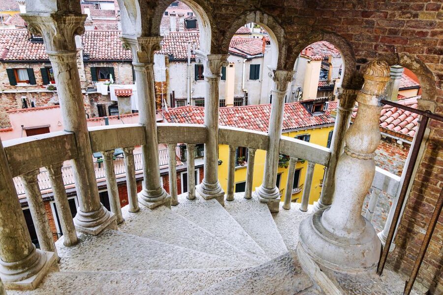 Venice: Palazzo Contarini del Bovolo Entrance Ticket - The climb up the Scala Contarini del Bovolo