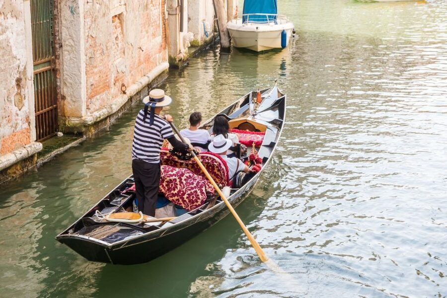 Venice: Private Gondola Cruise for up to 5 Passengers - Along the Grand Canal