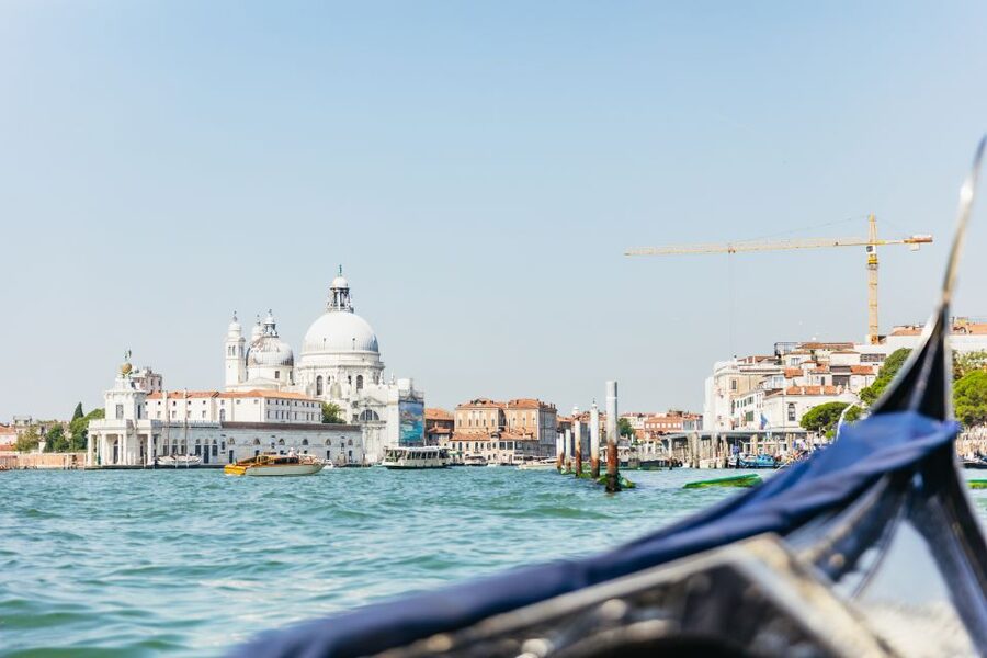 Venice: Private Gondola Ride along Grand Canal - Finding the boarding point near Rio dell’Orso
