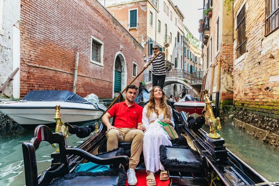 Venice: Private Gondola Ride along Grand Canal - Choosing the best time and preparing for weather