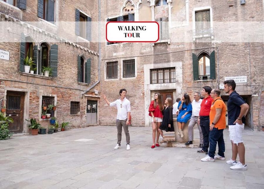 Venice: Rialto Bridge & Offbeat Unusual Venice Walking Tour - The Rialto area and Grand Canal viewpoints