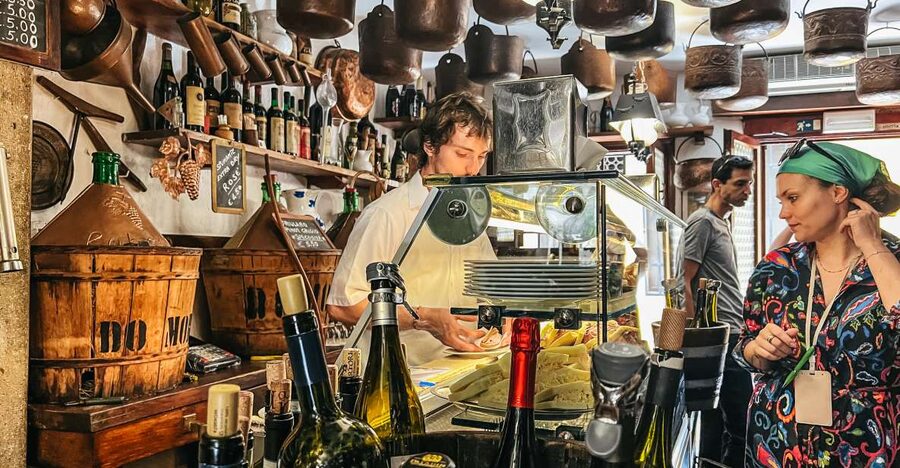 Venice: Street Food Tour with a Local Guide and Tastings - Guide quality and the value of the storytelling