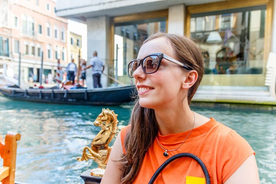 Venice: Traditional Shared Gondola Ride - Reaching the Grand Canal