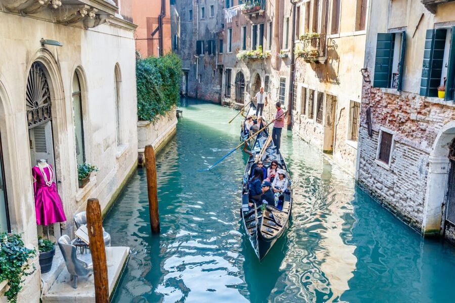 Venice: Traditional Shared Gondola Ride - Narrow canals around San Marco