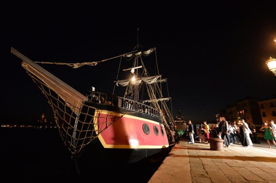 Venice: Venetian Lagoon Tour and Galleon Dinner - Is $124.61 a fair price?