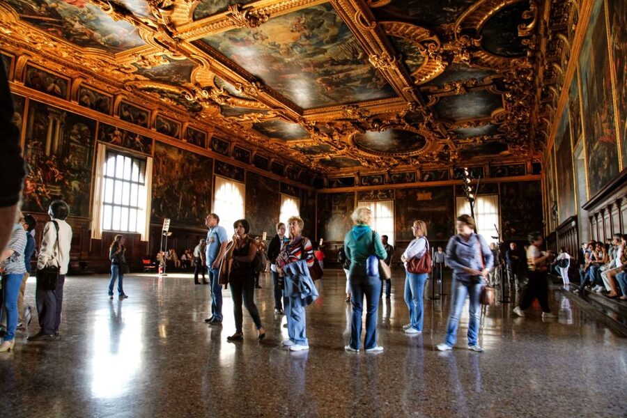Venice: Walking tour, Doge Palace, & St. Mark's Basilica - Reading the Gold of St. Mark’s Basilica