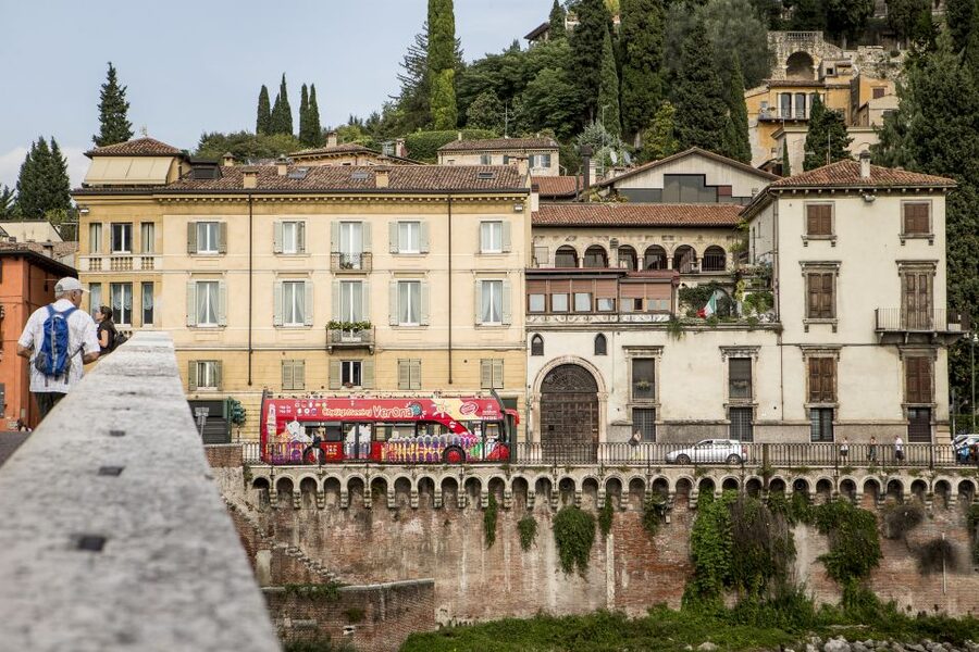 Verona: Hop-on Hop-off Tour 24 or 48-Hour Ticket - Why the bus helps you understand Verona
